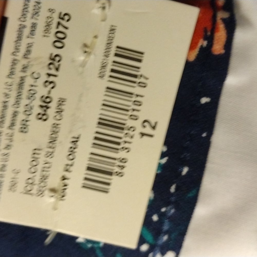 Capri pants - Picture 6 of 6
